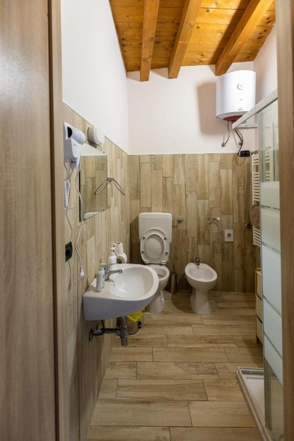 Angolo Nascosto Apartments San Fiorano Buitenkant foto